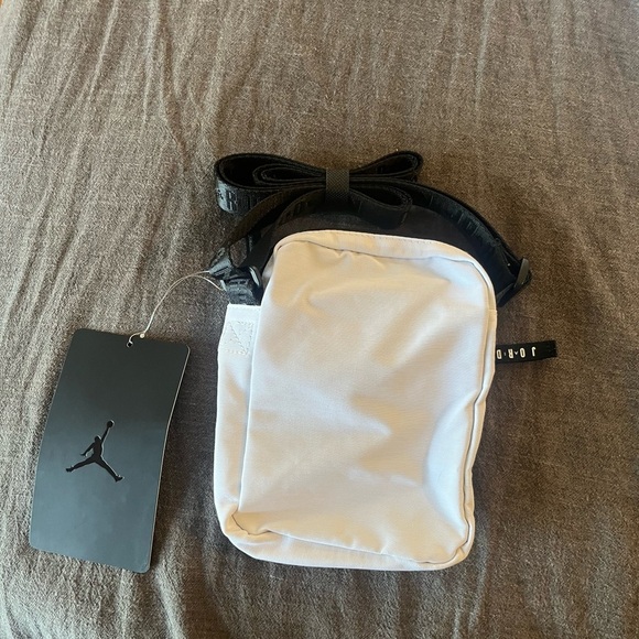 Air Jordan White Crossbody Bag with Red Signature Jumpman Emblem - Picture 2 of 5